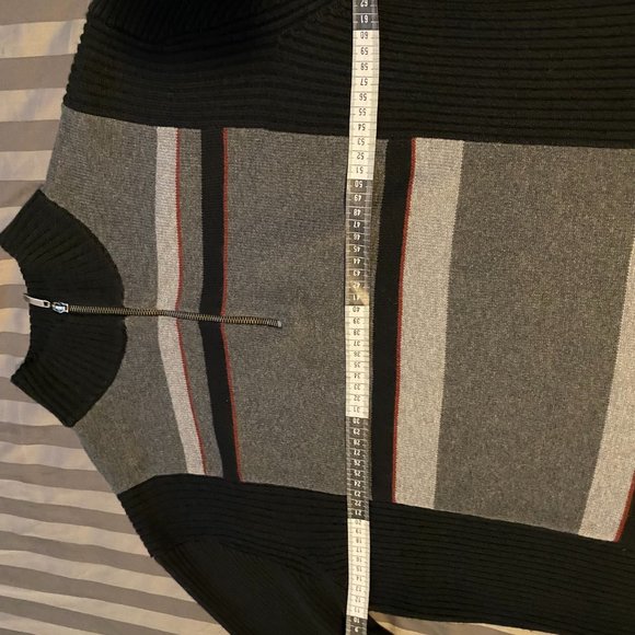 RW&CO Zip up Turtleneck Sweater - Picture 4 of 8